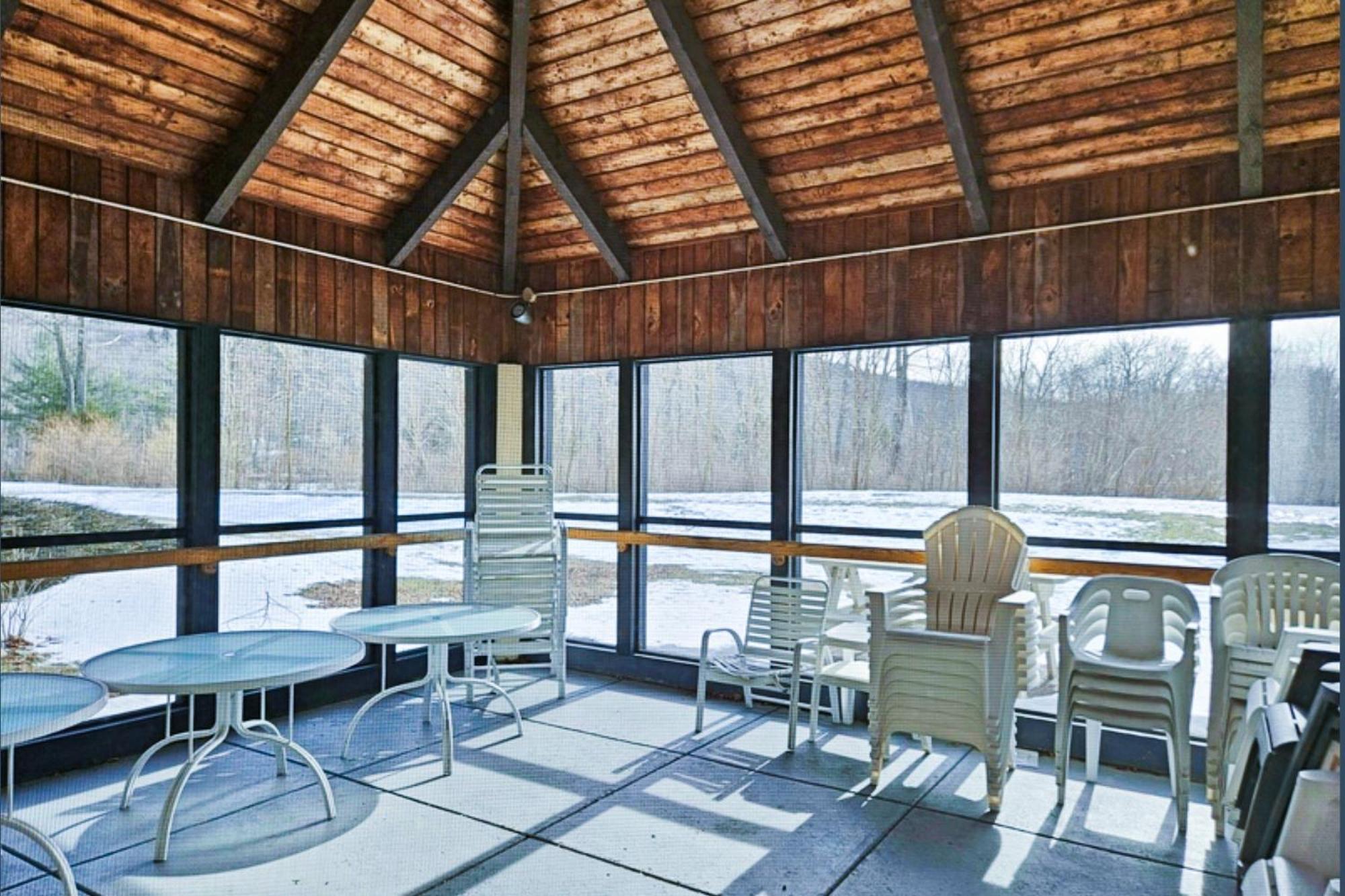 The Lincoln Studio At Rivergreen Экстерьер фото